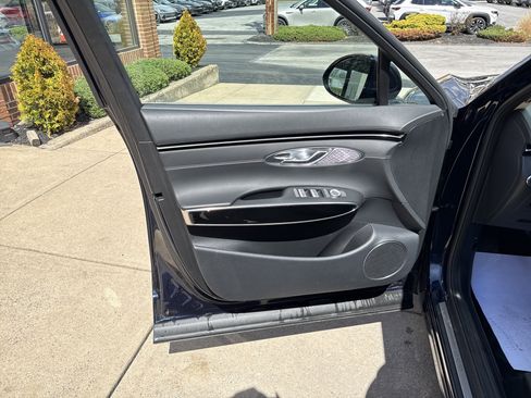 Used 2025 Genesis GV70 2.5T image 15