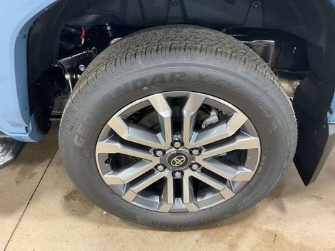 New 2026 Toyota 4Runner Limited AWD/4WD image 7