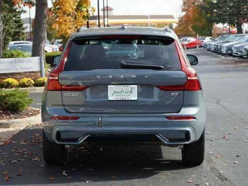 Used 2023 Volvo XC60 B5 Plus w/ Climate Package image 5