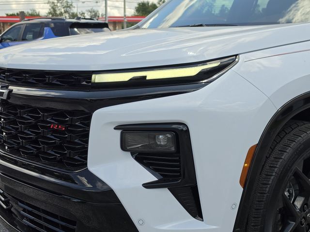 New 2026 Chevrolet Traverse RS w/ LPO, Floor Liner Package FWD image 10