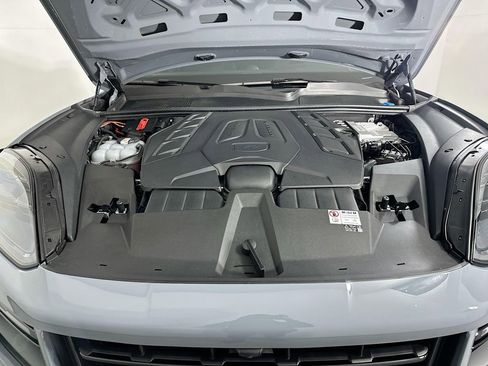 Used 2024 Porsche Cayenne Turbo GT image 33