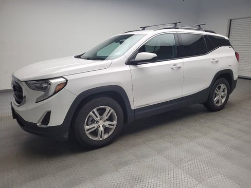 Used 2020 GMC Terrain SLE w/ Driver Convenience Package FWD image 2