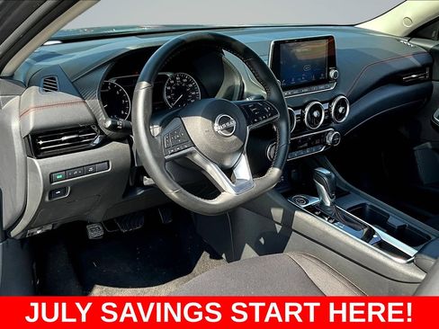 Used 2025 Nissan Sentra SR FWD image 17