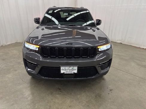 New 2025 Jeep Grand Cherokee Limited w/ Black Appearance Package image 2