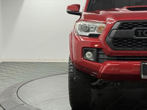 Certified 2019 Toyota Tacoma TRD Sport image 4