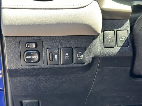 Used 2015 Toyota RAV4 Limited w/ Technology Package image 24