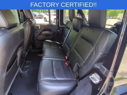 Used 2022 Jeep Wrangler Unlimited Sahara AWD/4WD image 28