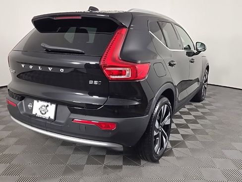 Used 2024 Volvo XC40 B5 Ultimate w/ Climate Package image 8