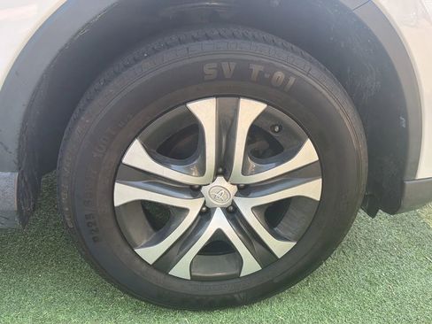 Used 2017 Toyota RAV4 LE AWD/4WD image 30