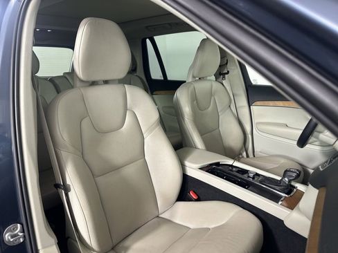 Used 2022 Volvo XC90 T6 Momentum w/ Climate Package image 14