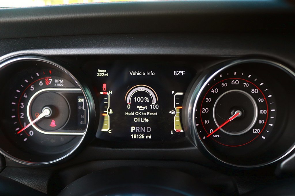 Used 2022 Jeep Gladiator Mojave w/ Cold Weather Group AWD/4WD image 17