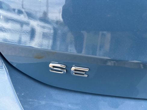 New 2025 Volkswagen Taos SE image 10