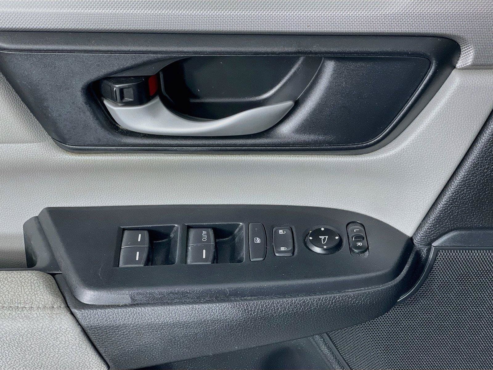 Used 2017 Honda CR-V LX image 19