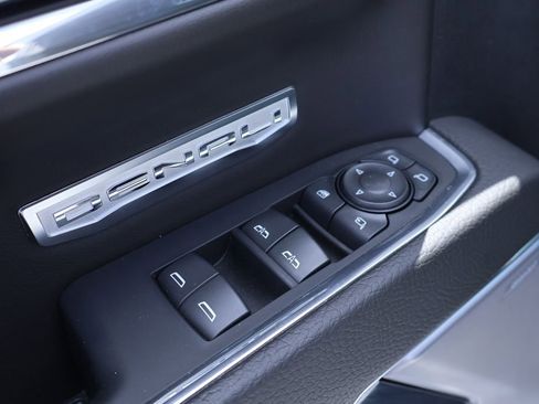 Used 2024 GMC Sierra 1500 Denali w/ Technology Package image 15