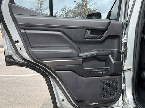 Used 2025 Toyota 4Runner SR5 image 31