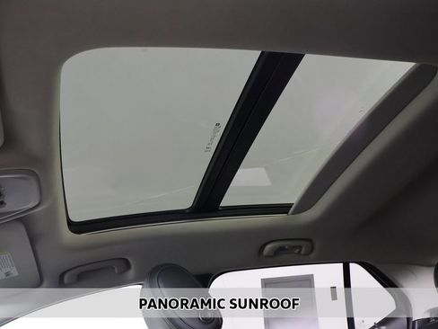 Used 2024 Buick Encore GX Sport Touring w/ Experience Buick Package image 3