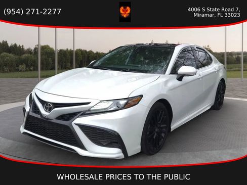 Used 2021 Toyota Camry XSE w/ Navigation Package image 1