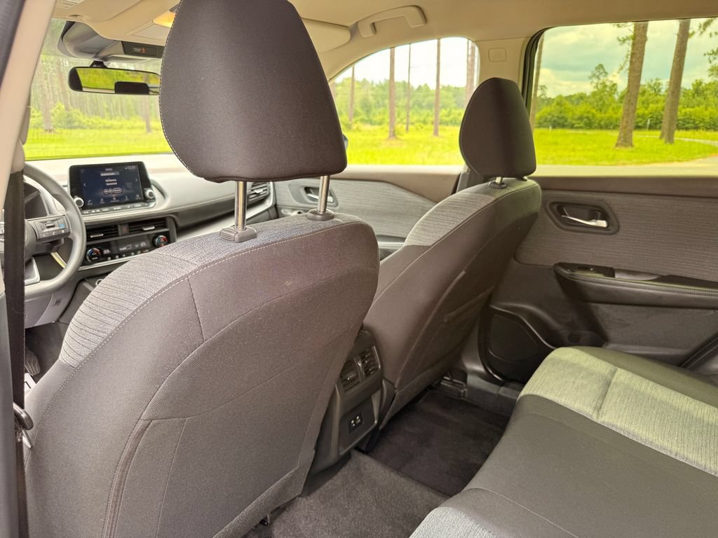 Used 2023 Nissan Rogue SV FWD image 25