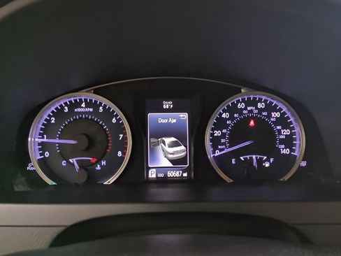 Used 2015 Toyota Camry XLE w/ Moonroof Package FWD image 6