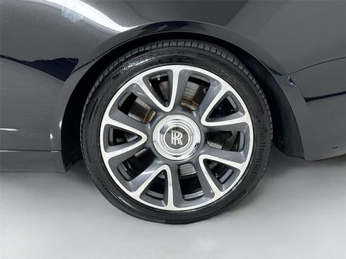 Used 2019 Rolls-Royce Wraith image 39