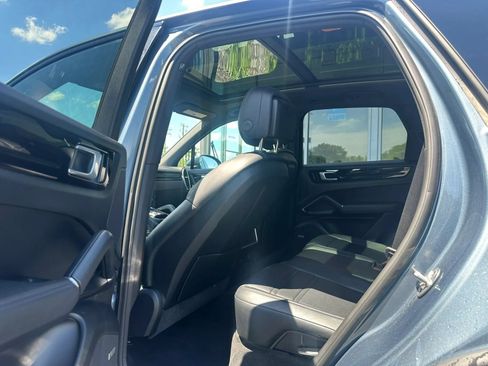 Used 2019 Porsche Cayenne AWD/4WD image 12
