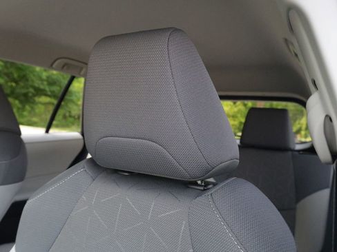 Used 2025 Toyota RAV4 XLE image 29