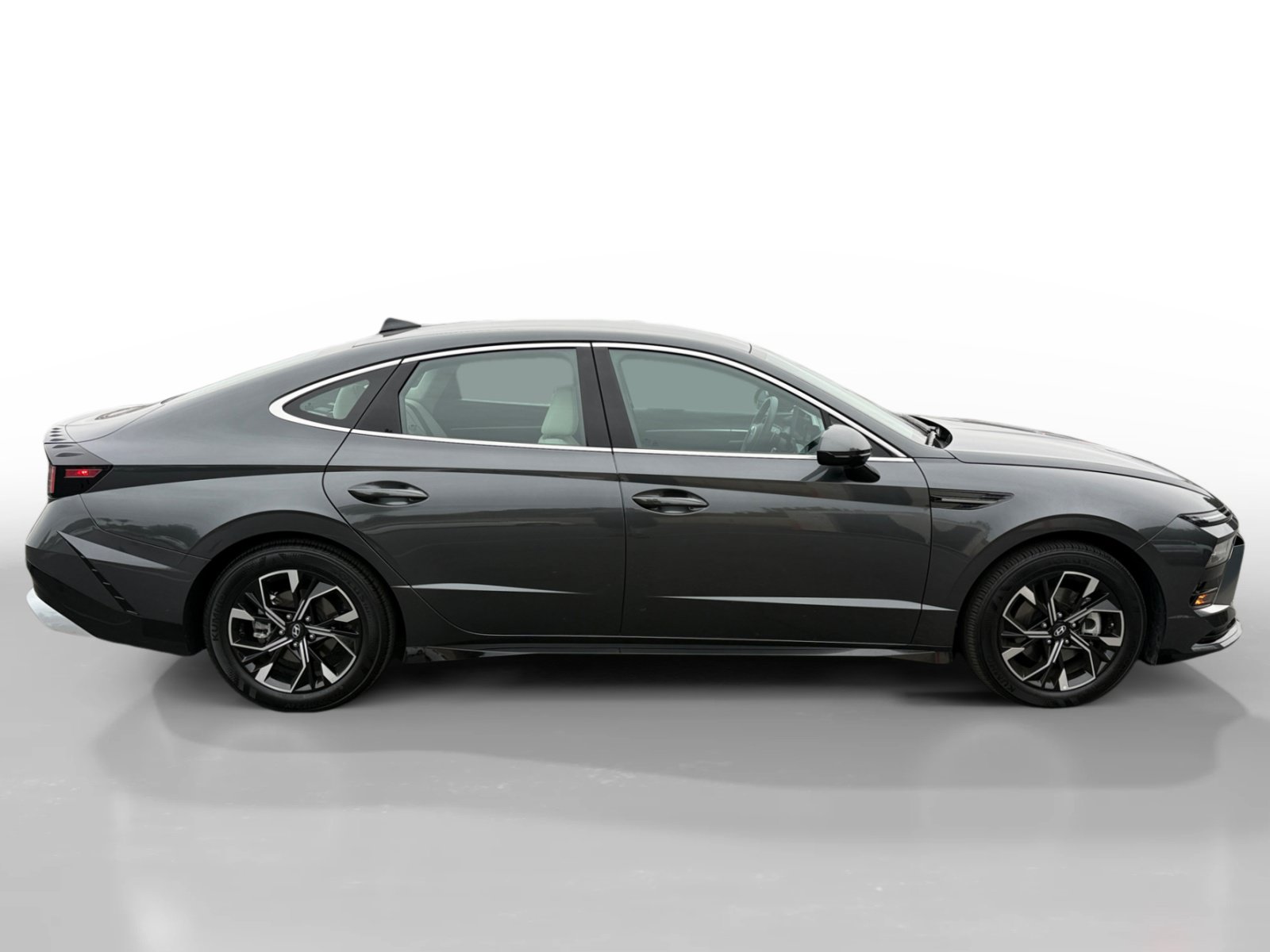 Certified 2025 Hyundai Sonata SEL FWD image 6