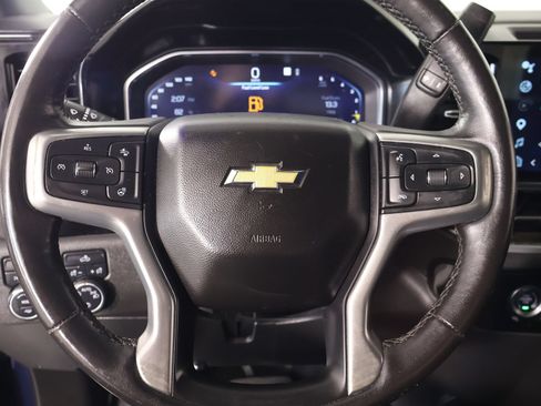 Used 2022 Chevrolet Silverado 1500 LT AWD/4WD image 3