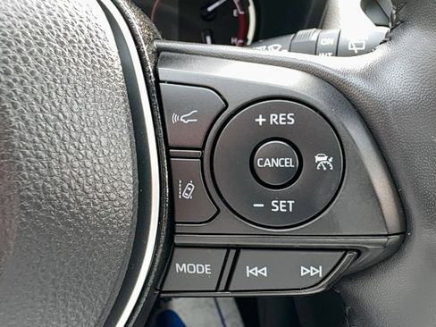 Used 2023 Toyota RAV4 XLE Premium image 28