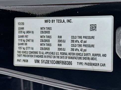 Used 2021 Tesla Model 3 Performance image 12