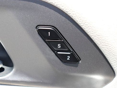 Used 2024 Chrysler Pacifica Limited FWD image 53