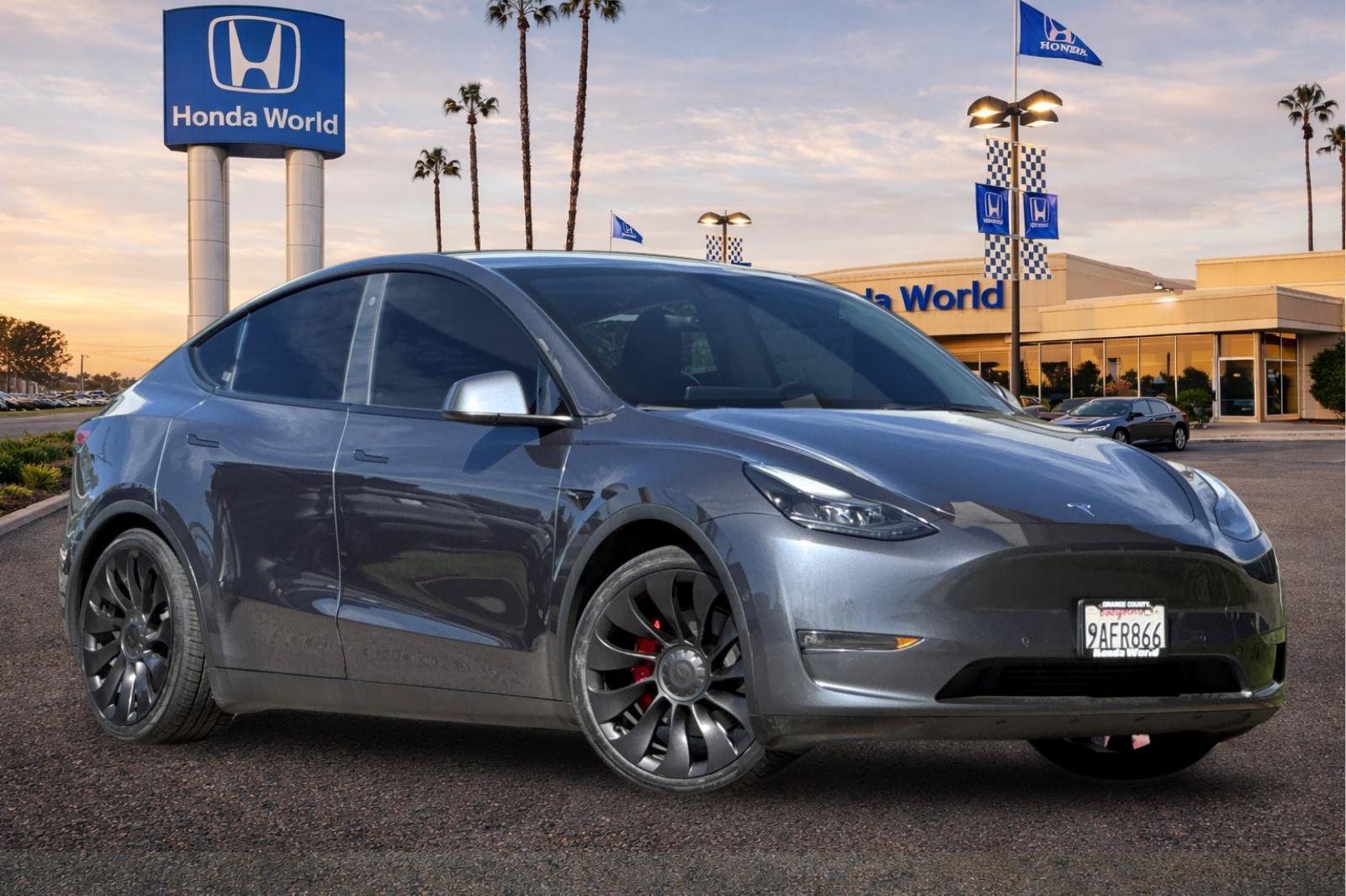 Used 2022 Tesla Model Y Performance AWD/4WD image 2