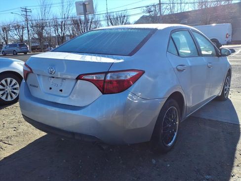 Used 2015 Toyota Corolla LE image 5