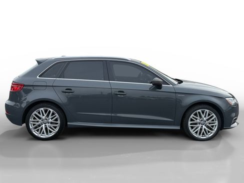 Used 2018 Audi A3 e-tron Prestige w/ Prestige Package image 6