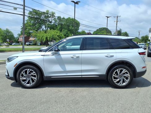 Certified 2025 Lincoln Corsair AWD w/ Equipment Group 101A image 6