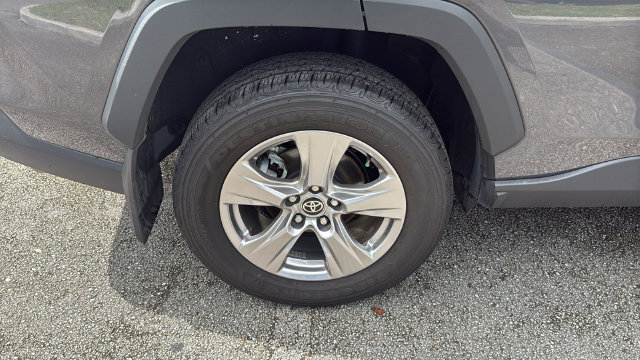 Used 2024 Toyota RAV4 XLE w/ Convenience Package FWD image 12