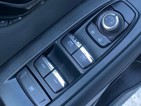 Used 2025 Subaru Forester Limited image 11