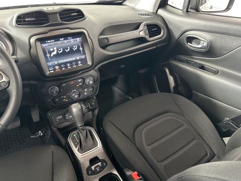 Used 2022 Jeep Renegade Latitude image 22