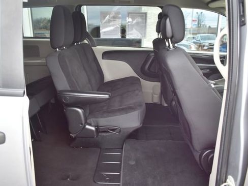 Used 2019 Dodge Grand Caravan SE image 33