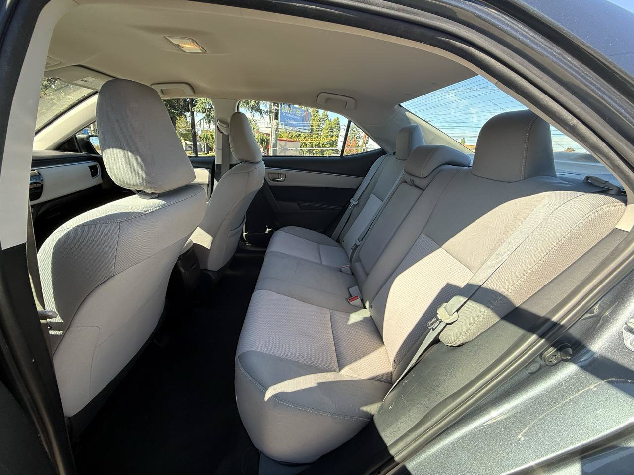 Used 2015 Toyota Corolla LE FWD image 19