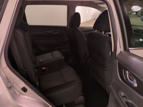 Used 2017 Nissan Rogue S w/ S Family Package image 11