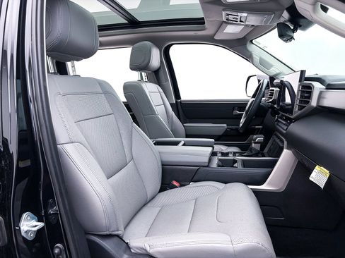 Used 2024 Toyota Tundra Limited image 38