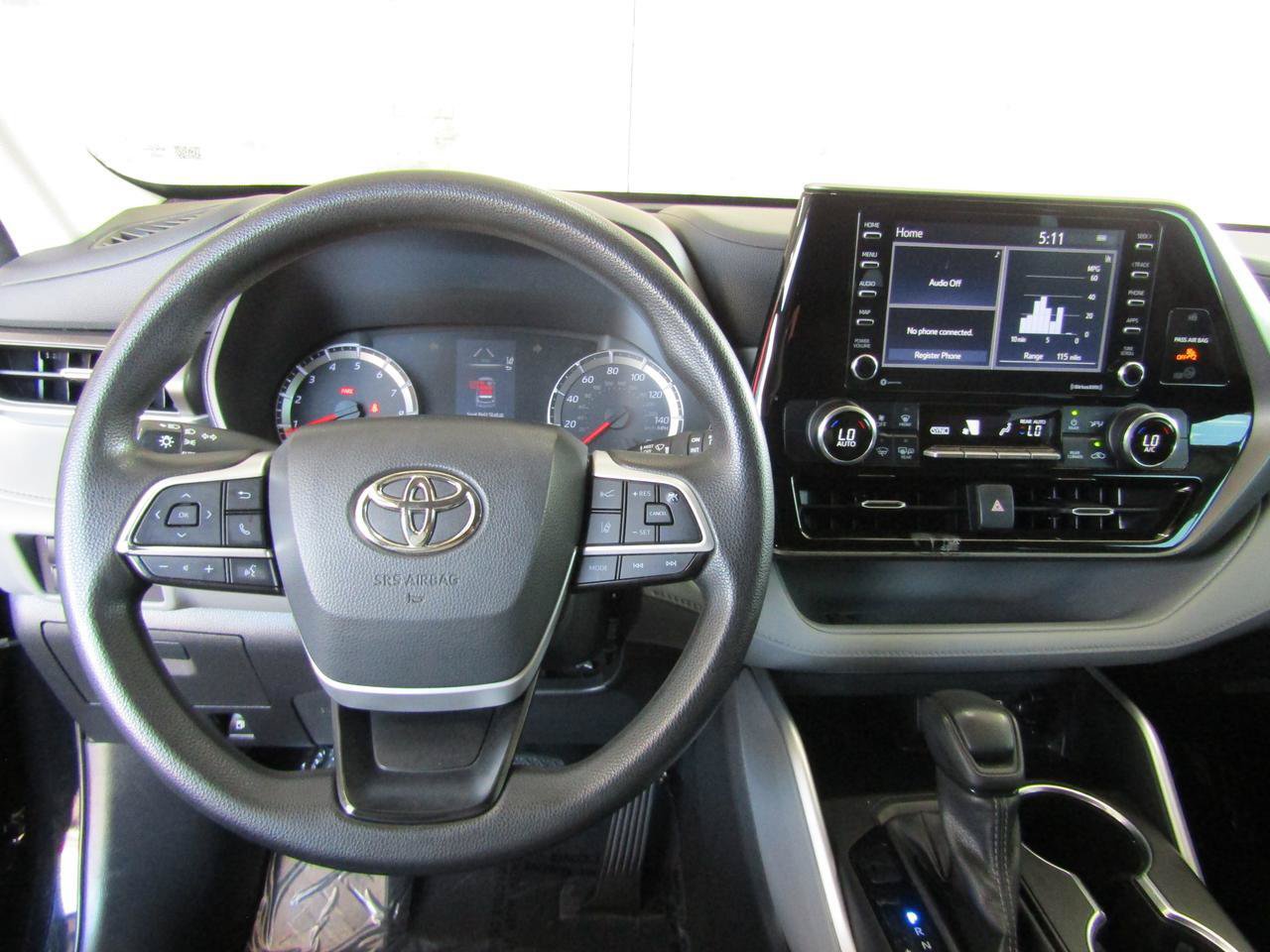 Used 2022 Toyota Highlander L FWD image 15