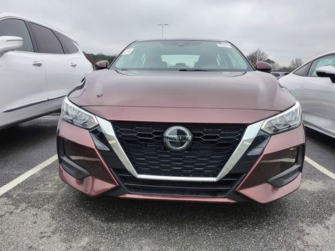 Used 2020 Nissan Sentra SV image 2
