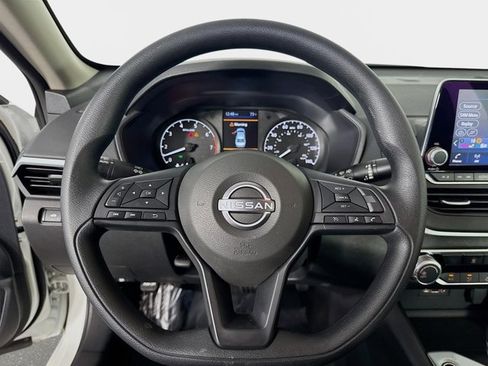 Certified 2025 Nissan Altima 2.5 S image 13