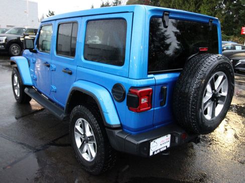 Used 2021 Jeep Wrangler Unlimited Sahara image 3