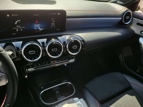 Used 2020 Mercedes-Benz CLA 250 image 13
