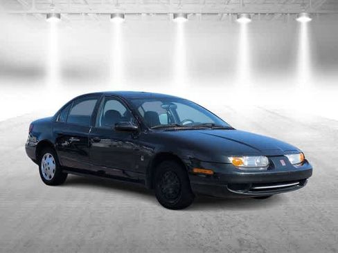 Used 2002 Saturn S-Series SL1 w/ SL1 Option Pkg 1 FWD image 2