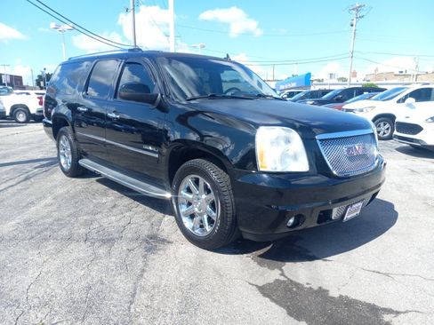 Used 2013 GMC Yukon XL Denali AWD/4WD image 3