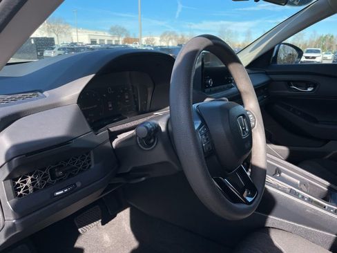 Certified 2025 Honda Accord LX image 27